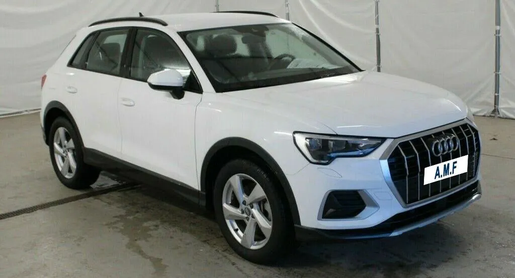 AUDI Q3 40 TFSI quattro S tronic Image 1